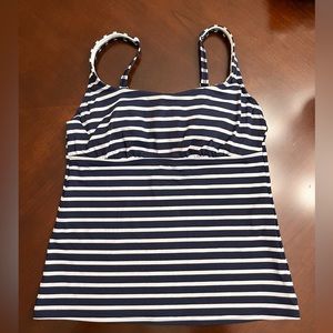 Land’s End Women’s Tankini Top size 4 Petite, EUC